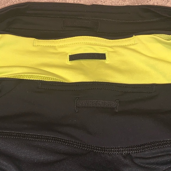 Lululemon SEAWHEEZE 3 pairs speed shorts size 6 - Picture 13 of 13